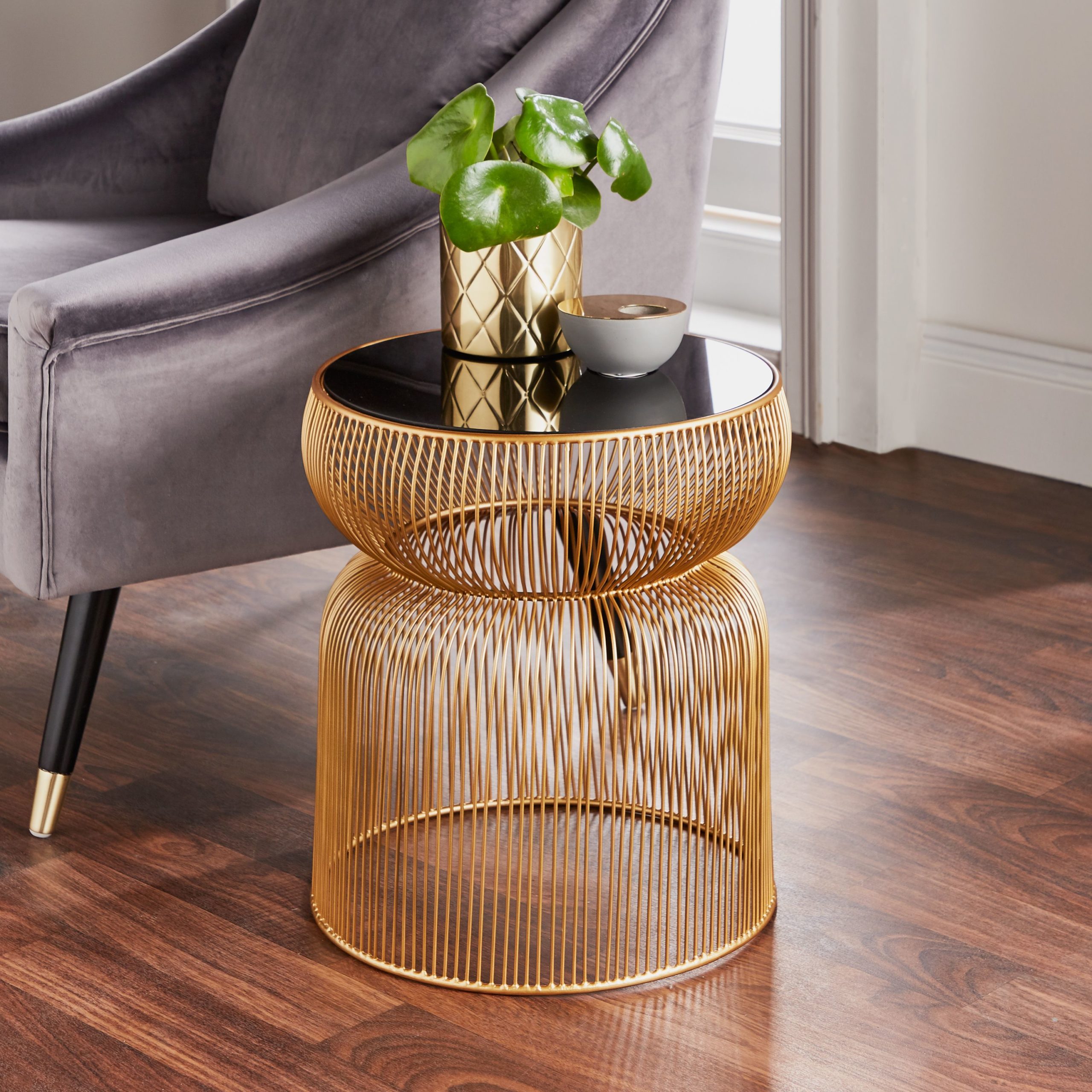 Shiv Sidetable 1